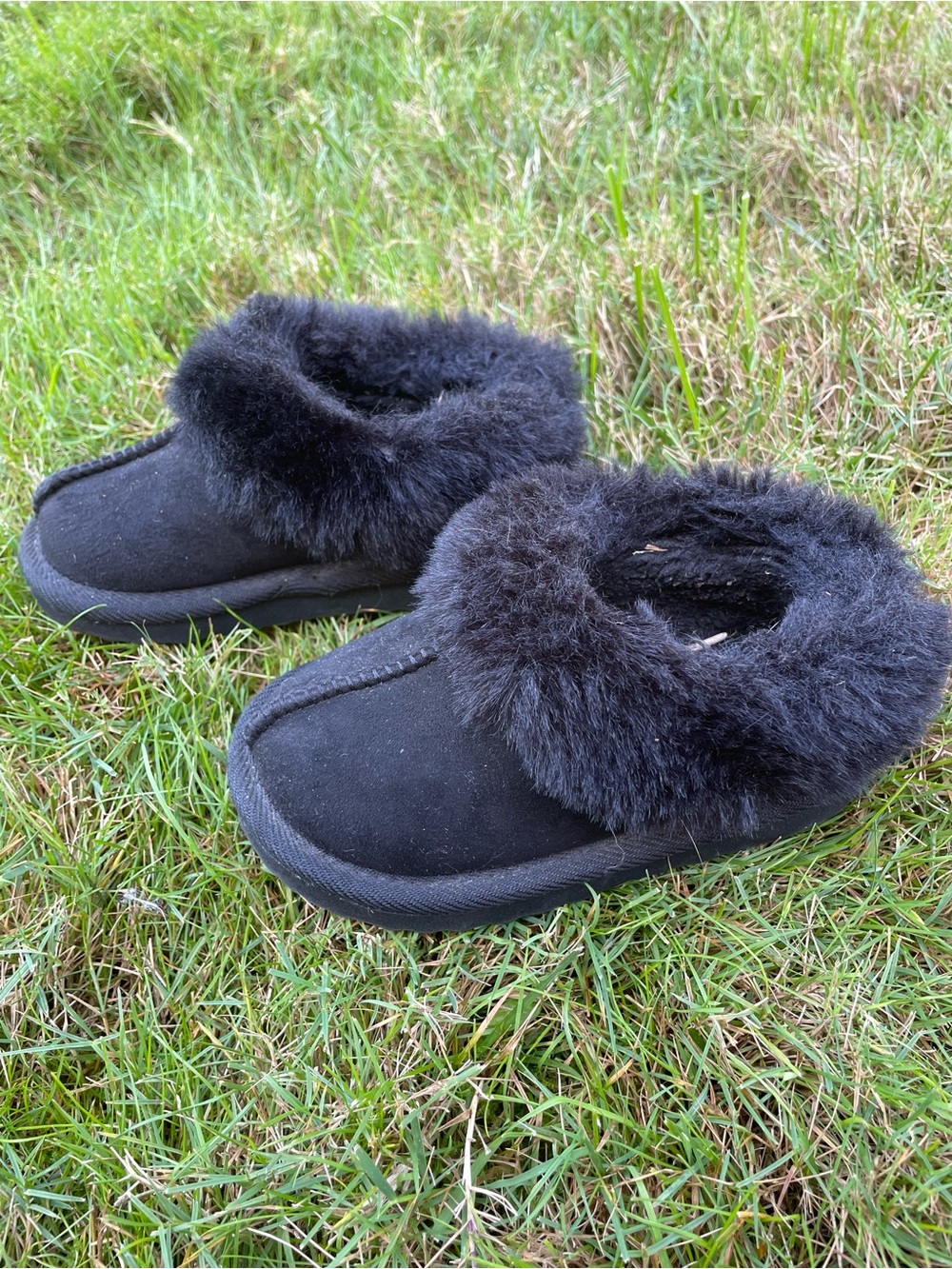 7c cat & Jack black piper faux fur cuff loafer slippers